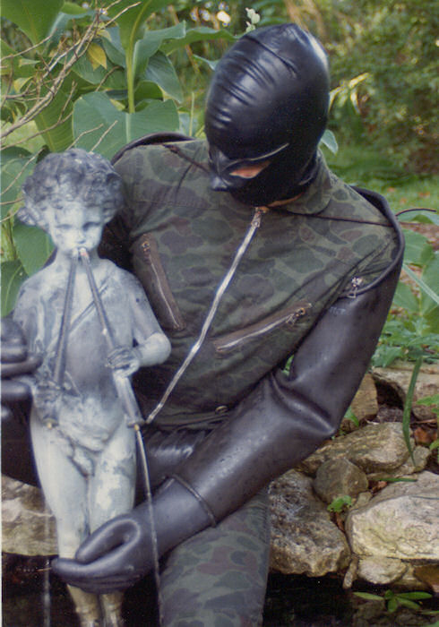 Masked Stranger accosting Pipe