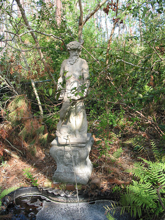 Neptune still standing on his Knoll