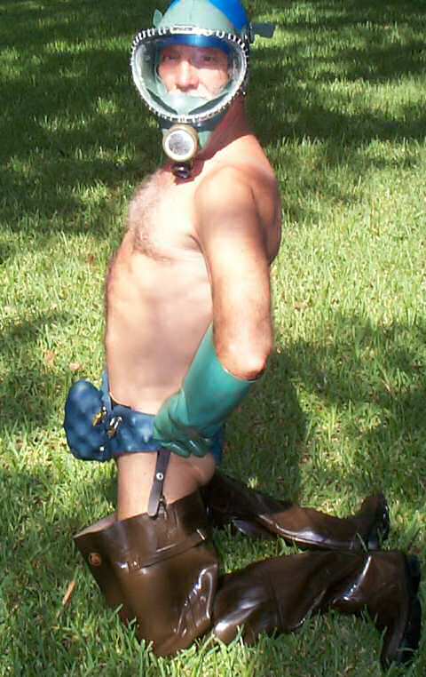 Turquoise TomBrief in Left Profile