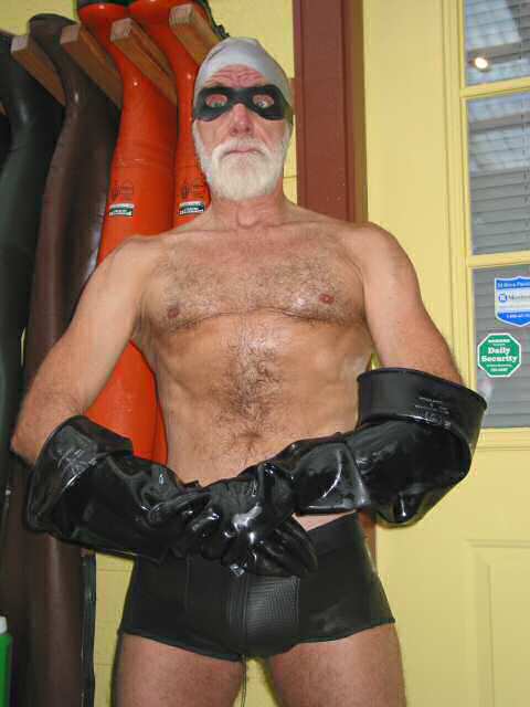 Sweaty Rubbermen in Rumpled Rubber Gloves