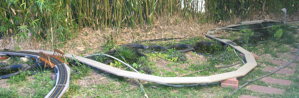 First Serpentine Roadbed Installed