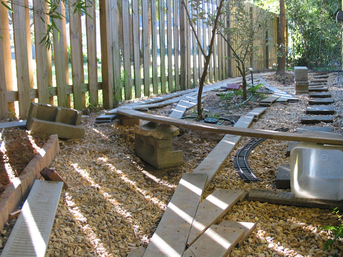 The RoundHouse Curve in a rebuilding Yard